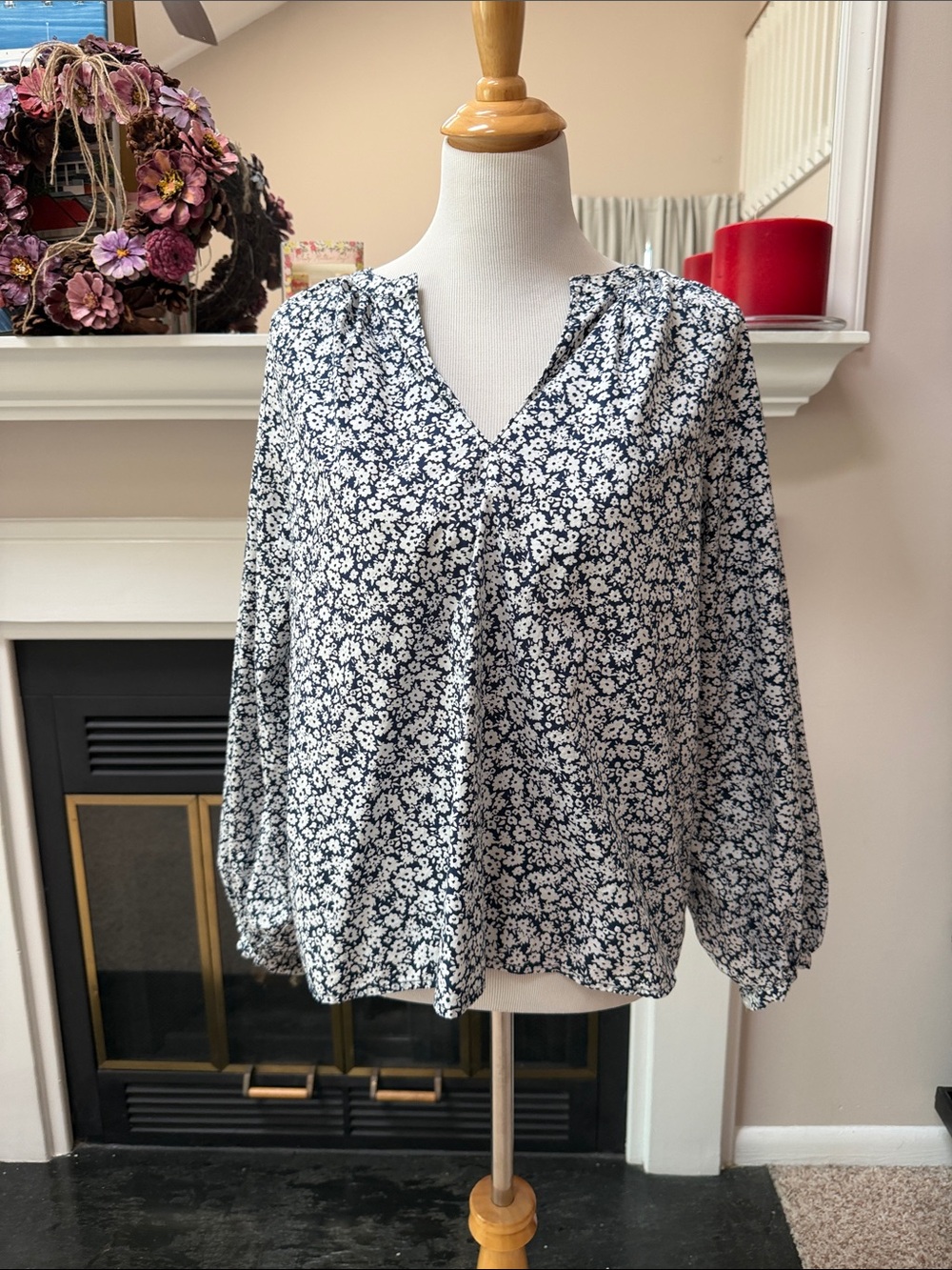 Old Navy Navy and White Floral V-Neck Blouse